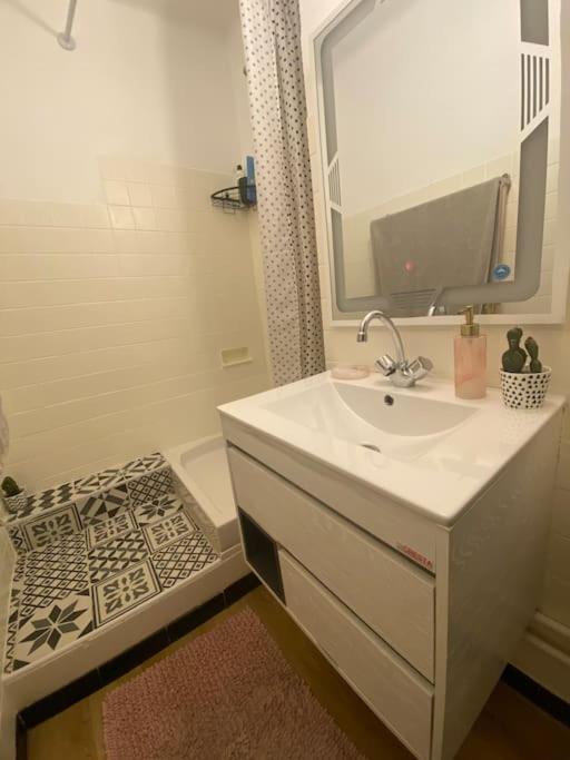Appartement T4 A Deux Pas De La Gare St Charles Марсилия Екстериор снимка